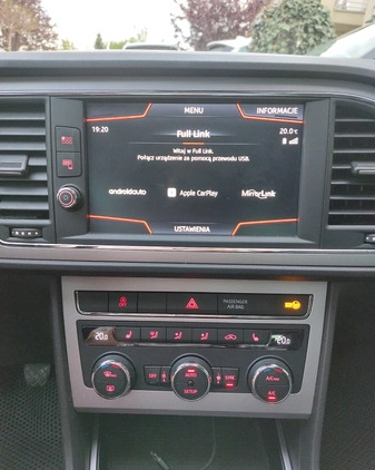 Seat Leon cena 70050 przebieg: 61700, rok produkcji 2019 z Łódź małe 562